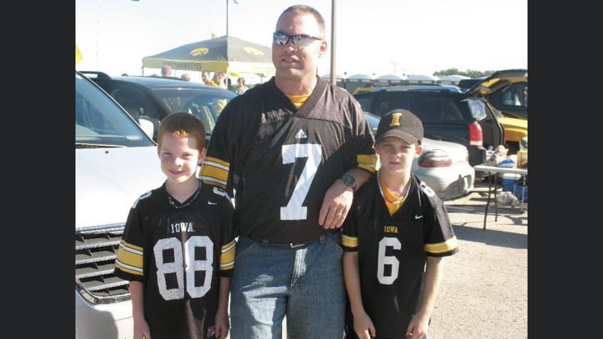 rodmed13's tweet photo. Also 10 years ago. Dang they grow up fast &amp; the jean shorts are dinosaurs too! @cooper_medinger @brock_medinger https://t.co/tpieyZ6d7G