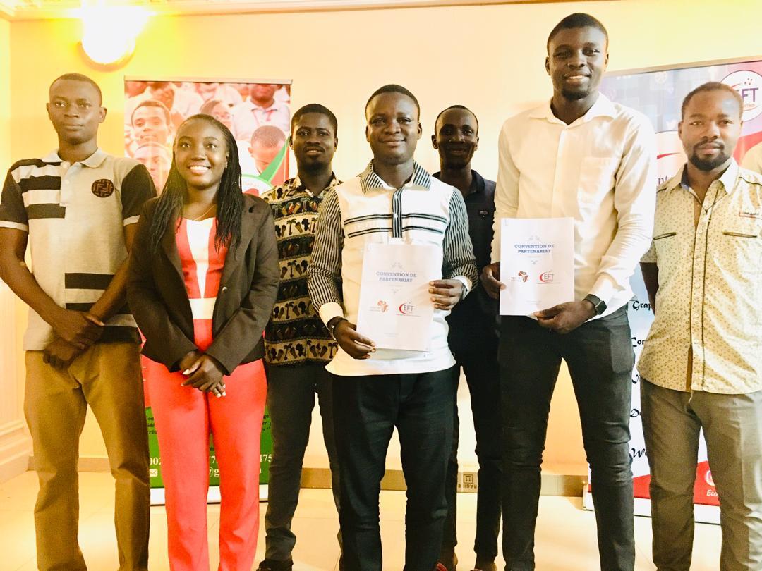 AfricanYouthIn1's tweet photo. African Youth Initiative for Development lance un programme de stage pour les jeunes diplômés. 
Ce programme vise à placer des jeunes dans des entreprises en vue de renforcer leur compétence.
Une première convention de partenariat avec l’entreprise Ecofintech a été signé ce jeudi https://t.co/UOARFdjtel