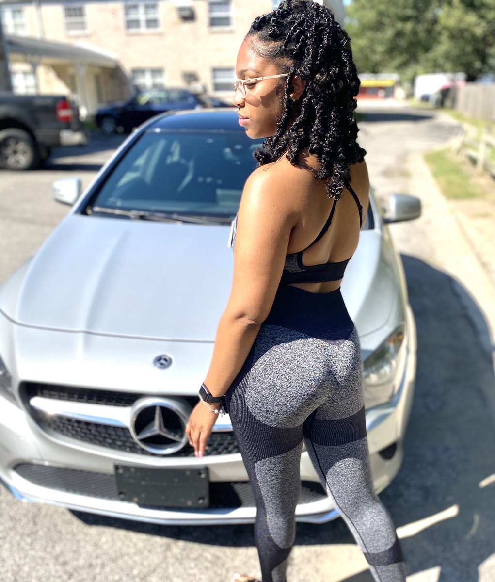 __JellDanielle's tweet photo. It cost $0.00 to retweet my small business.
Thats the same price as shipping all weekend 🤸🏾‍♀️
https://t.co/Wj58eFJXcF https://t.co/WYvQRqHGln
