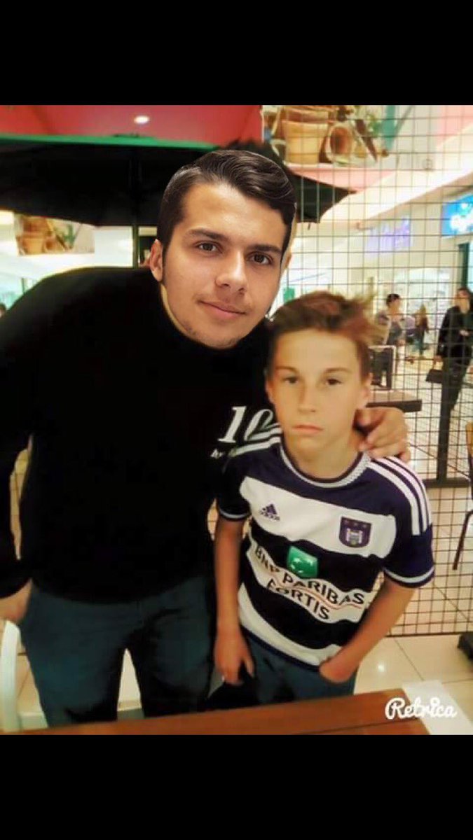 AsMourt's tweet photo. Notre club ne meurt pas, non loin de la à l’heure qui l’est nous sommes monté en Division 5,d’ailleurs nos joueurs sont aller fêter ça avec les supporters au Shopping Cora La Louvière notre kop en a profité pour prendre des photos avec nos joueurs https://t.co/NIkPhYJwVI