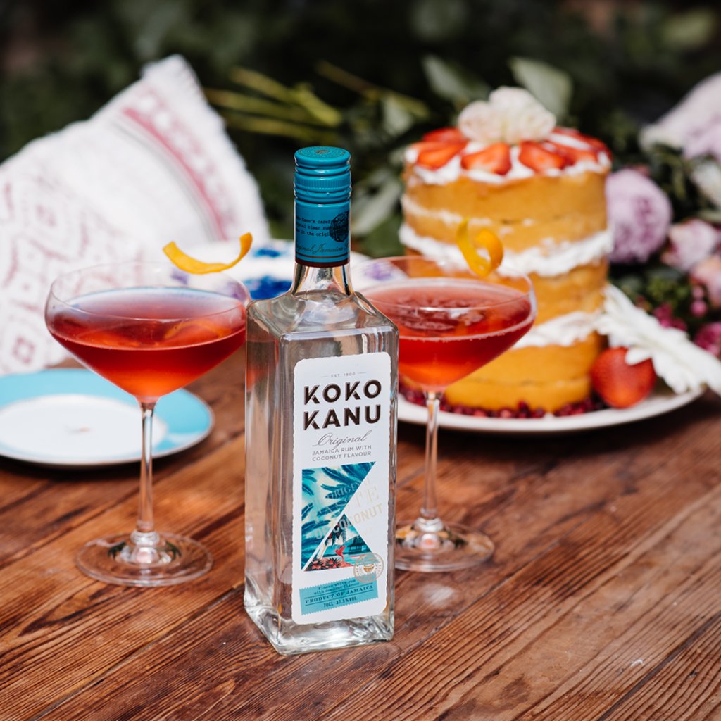 Kokokanu_UK's tweet photo. It's the weekend so we've dedicated it to dreamy cocktails and cakes. ๐ธ ๐ฐ ๐
#KokoMoments #cocktails #rumcocktails #cosmo #cranberry #lime #weekendstartsnow #tothebar #drinksdrinksdrinks #cocktailrecipes #homemadecocktails #cocktailoftheday #KokoKosmo https://t.co/mWB4v3vUW1