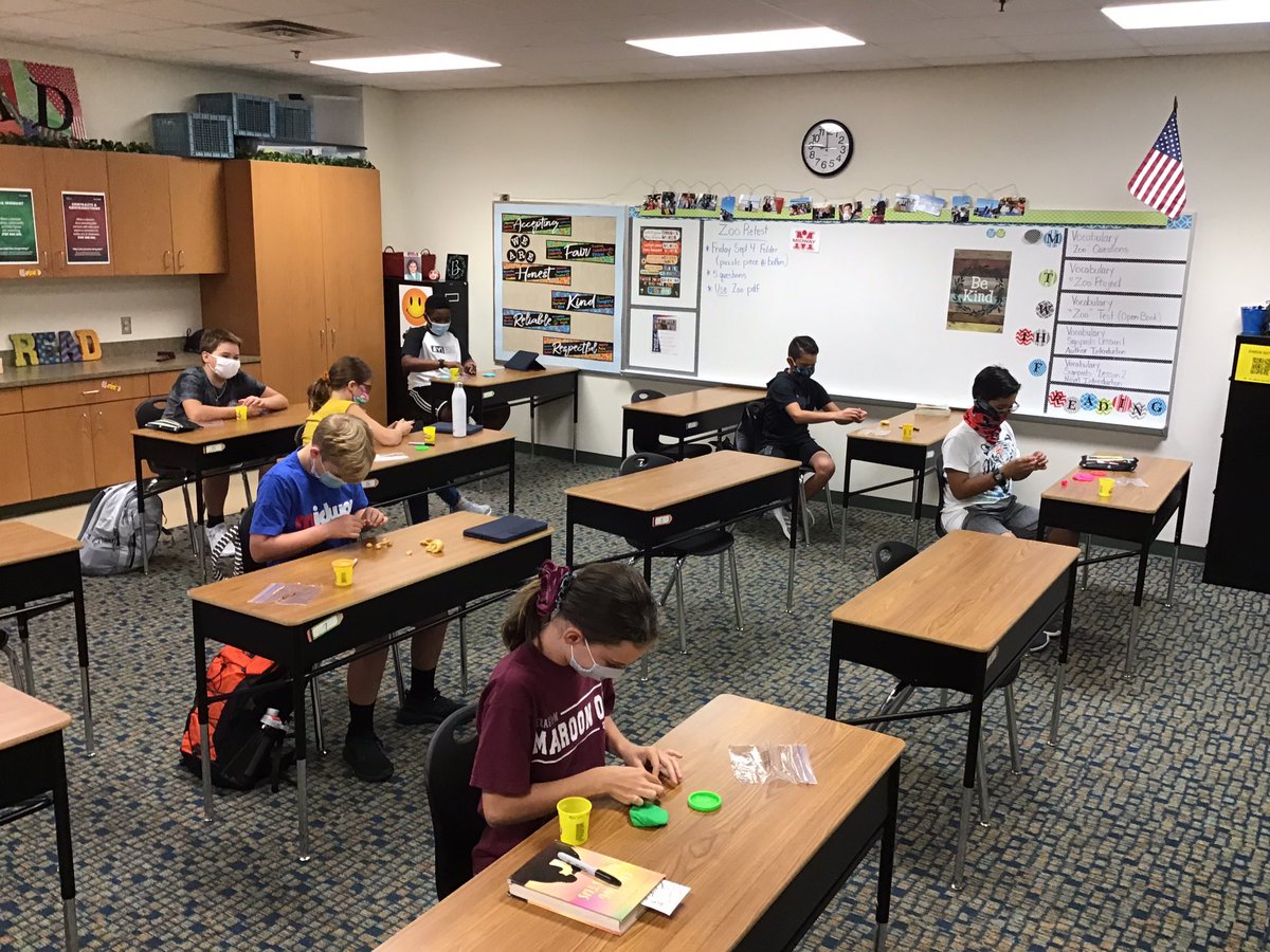 burnett_reading's tweet photo. The Burnett Bunch enjoyed a socially distanced, rainy day recess with Playdoh today! Happy Friday! https://t.co/swQB2KxjeV
