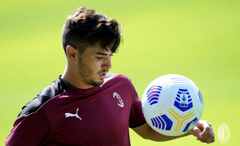 AC_MilanFR's tweet photo. #WelcomeBrahim 🔴⚫️ https://t.co/v1zaKGDqhc