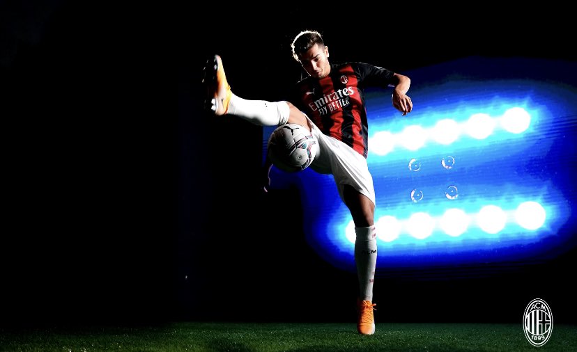 AC_MilanFR's tweet photo. #WelcomeBrahim 🔴⚫️ https://t.co/KDJyhRqH57