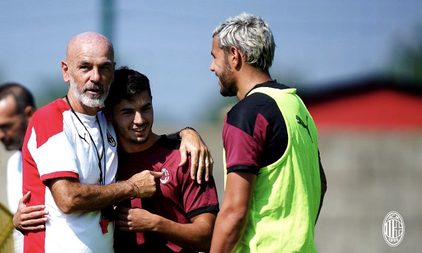 AC_MilanFR's tweet photo. #WelcomeBrahim 🔴⚫️ https://t.co/3aeOzCk6ZX