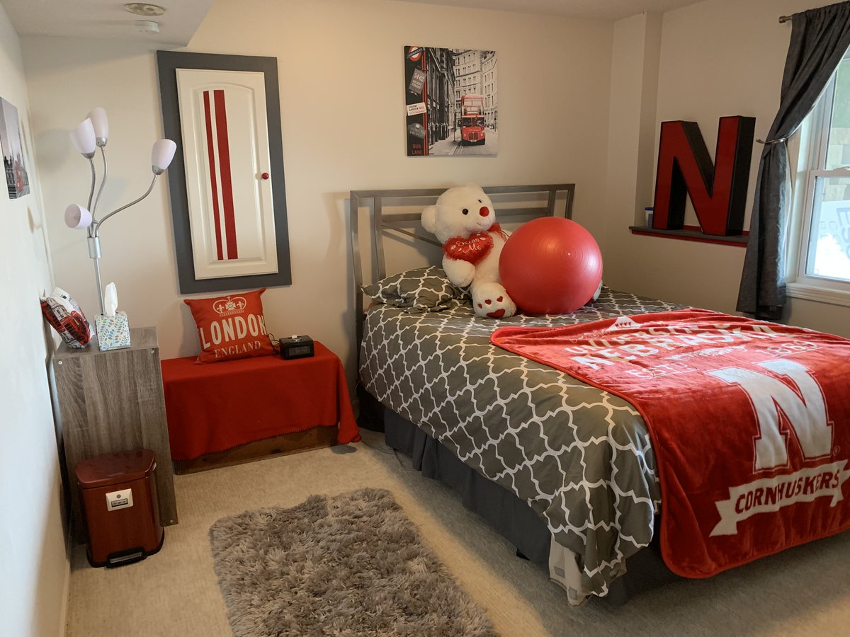 AuthenticTed's tweet image. #CollegeColorsDay #GBR