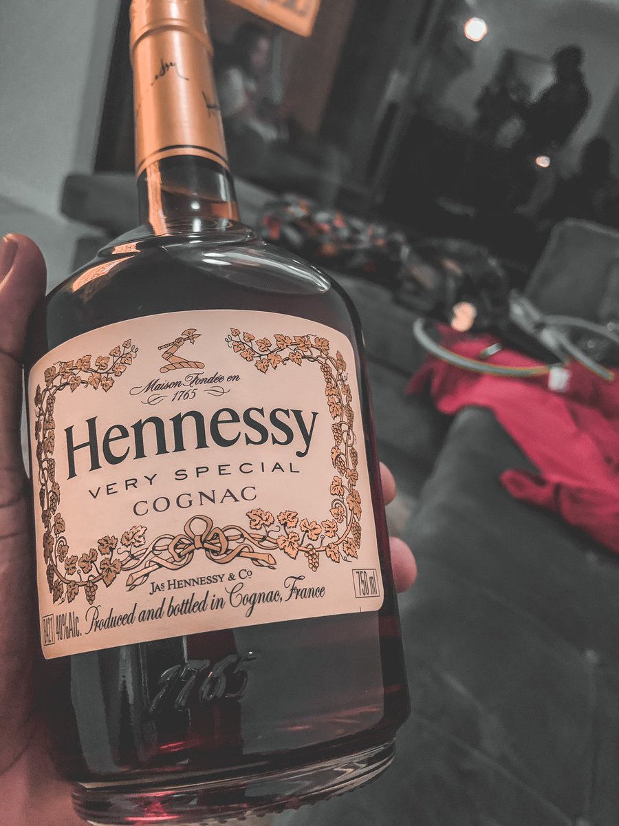 sammy_saucee's tweet photo. a friday night combo. hear me out  😭 https://t.co/Lo9wlvniHv