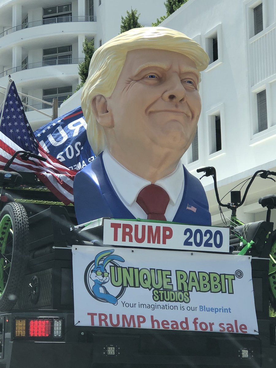 stevewright64's tweet photo. Just spotted on the Federal in downtown Lauderdale. Is giving a giant Trump head the finger a sign of resistance or insanity? POS POTOS driving usto both #Trumptreason #jailtrump #trumppandemic #trumpracist #trumpdictatorship #trumphatespeoplewithdisabilities #45pos https://t.co/Nqt2ohRcIR