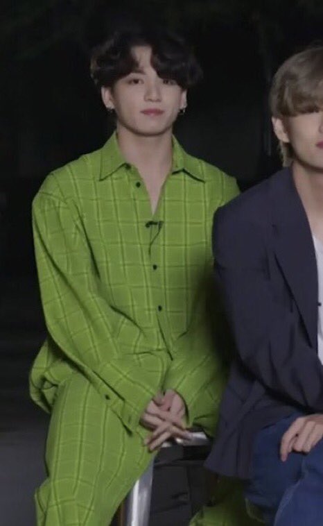 putting this green outfit here because it’s SUPERIOR