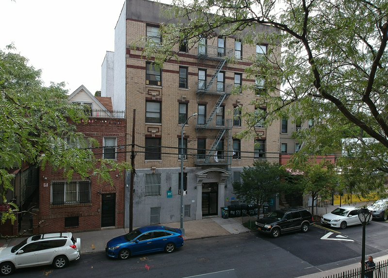 NYREJ's tweet photo. @KlosedLLC acquires five-story walk-up near Fordham University for $5.5 million https://t.co/9RlIZVnOYB #NYREJ #commercialrealestate #Bronx https://t.co/OQ52aiyoDW