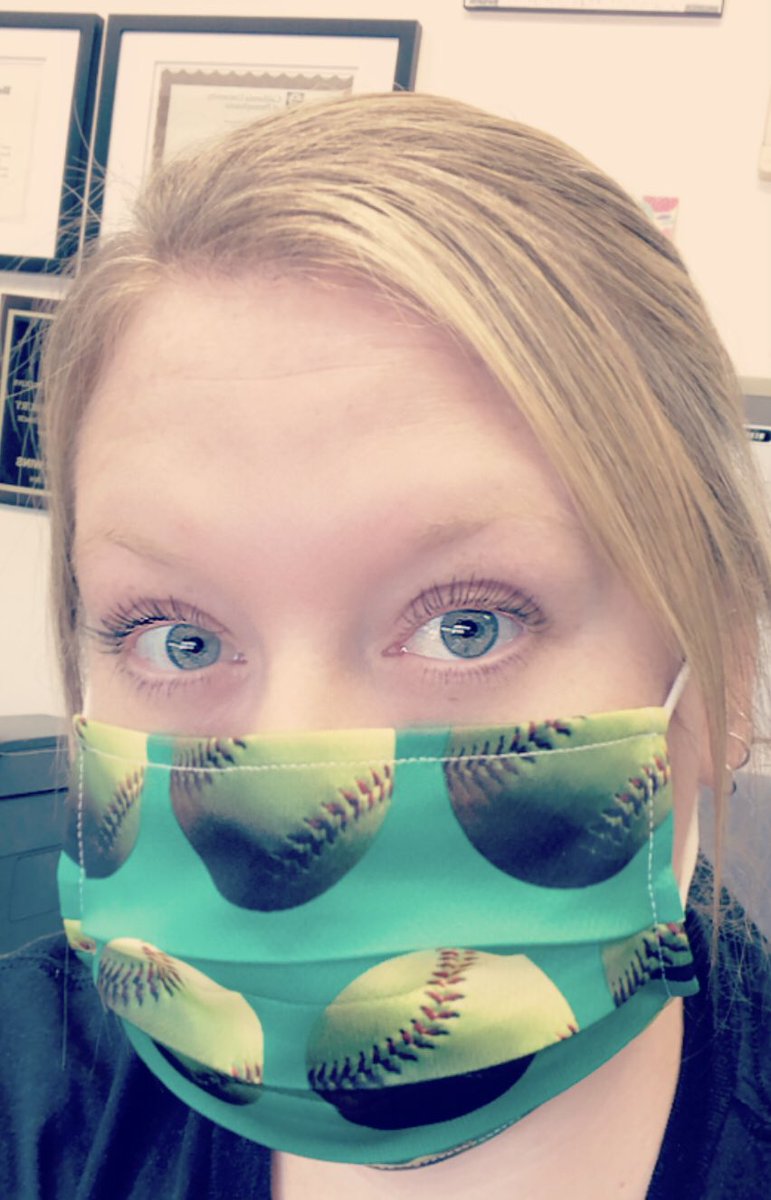 CoachMandy13's tweet photo. Rocking the #TrojanGreen for #CollegeColorsDay! Mask up and stay safe! 💚😷💚 https://t.co/IQPzacIFGz