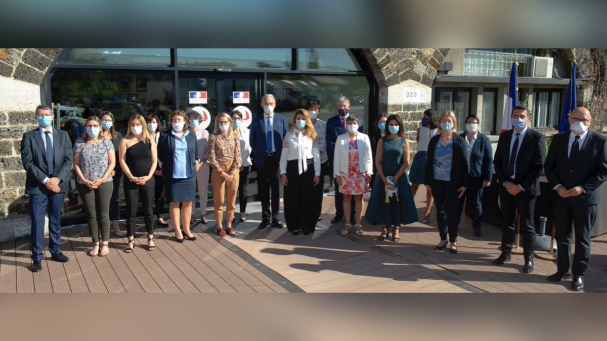 MarleneSchiappa's tweet photo. 👮🏻‍♀️👩🏽‍💼Qui mieux que les @FemmesInterieur pour féminiser @Interieur_Gouv ? 

Très heureuse d’apporter mon soutien au programme #Ariane de formation 100% féminin ainsi qu’à toutes celles qui y participent ! 👏🏾 https://t.co/rlJHapL10o