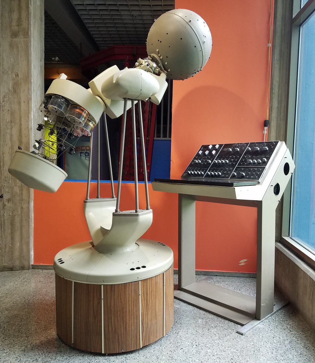 PlanetariumCT's tweet photo. Our retired Spitz 512 star projector, now on display in the front lobby of the Discovery Museum.
#Space #Astronomy #Planetraium https://t.co/aOg8Jun3cE