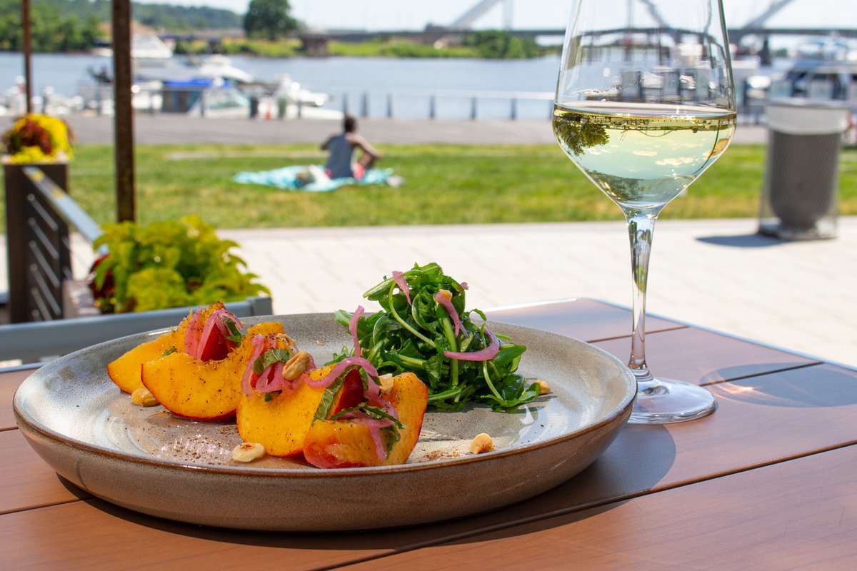 Don't forget, we're open tomorrow for Labor Day! 🍾

Make a reservation: bit.ly/2M4lEBP