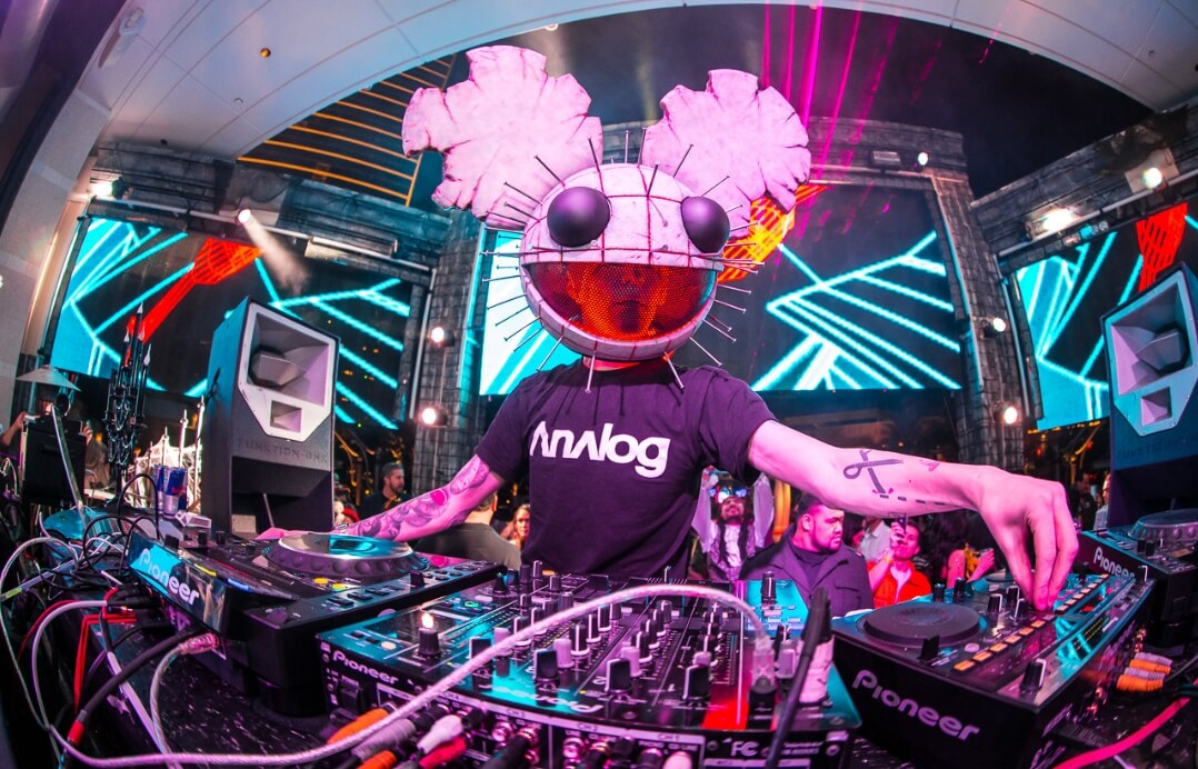 EMPOTV's tweet photo. #EMPONEWS
Esta noche, al rededor de las 21:00 hrs, @deadmau5 estrenará su nueva plataforma streaming 👉🏻https://t.co/4LC1apA2QT 🖥️ Con un SET EXCLUSIVO de su alias TESTPILOT https://t.co/G0D33FLBfm