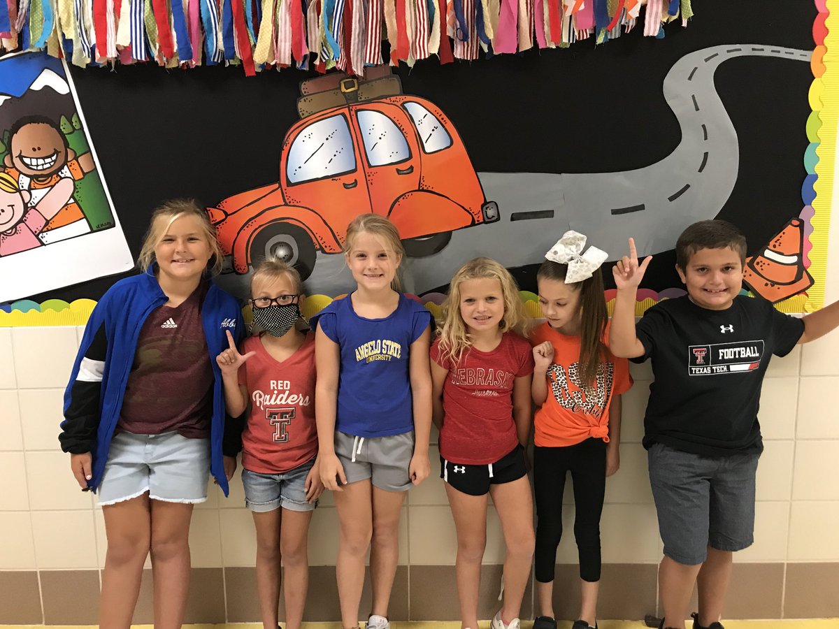 DISDCarson's tweet image. #carsonstars #CollegeColorsDay