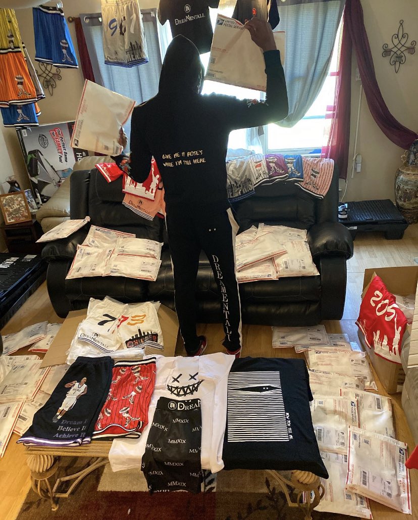 OColeman_24's tweet photo. THANK YOU!! The last 48hrs have been crazy. From popup shops in Memphis &amp; Birmingham, to the packaging of over 100 orders🙌🏾 We working! Wouldn’t be here without you. 🤞🏾❤️ #Dreamentali #MMXIX  #DR3AMA3T:
:
You define the dream. We create the look
https://t.co/etVfid7o9d https://t.co/Yu7p2Zcd3Q