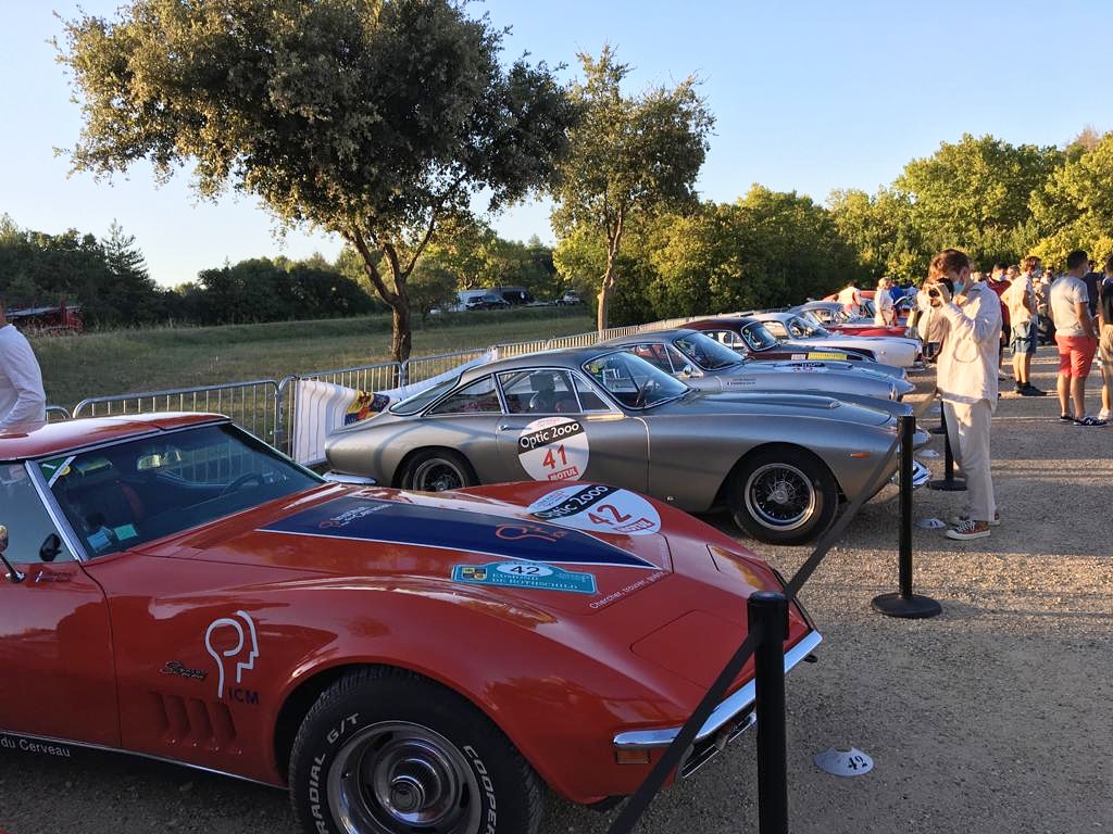tourauto_pierre's tweet photo. Après une belle journée à sillonner les départements du Lot, de la Garonne, de l'Hérault, nous voilà bien arrivés au Parc fermé du Pont du Gard.
.
.
.
#tourautooptic2000 #tourauto2020 #optic2000 #peterauto #corvette @institutcerveau @tourauto
https://t.co/1wVhwy5gIH https://t.co/wCoVdYZu2G