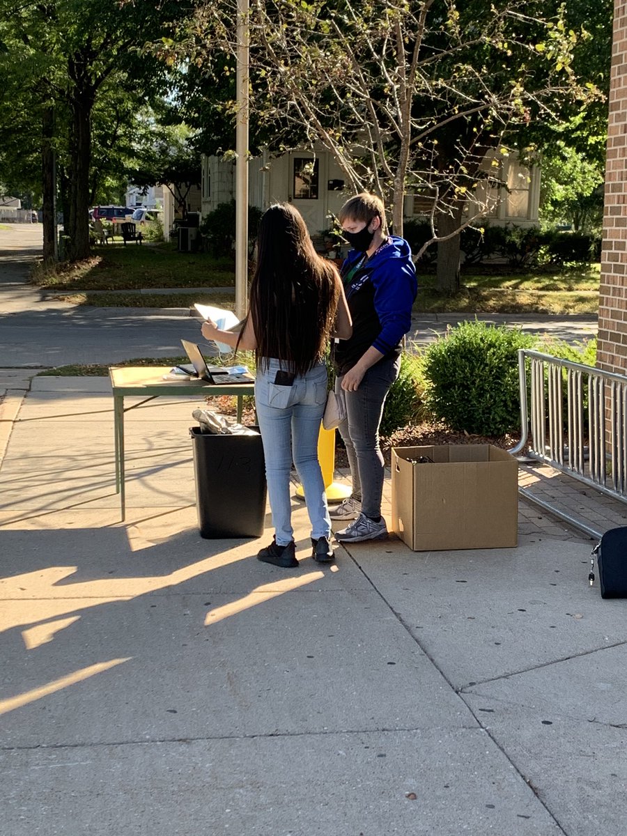 NEW__Innovation's tweet photo. Thank you to N.E.W. staff that set up shop for Mobil meets. Providing students and families who had questions or struggled with tech the first few days an opportunity get the resources they needed. N.E.W. will provide another opportunity Sept 10th. check our website for details. https://t.co/3uRLLAgMfR