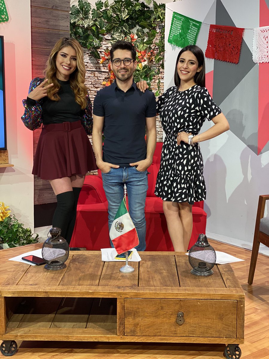 TVS_del_Bajio's tweet photo. Hoy fue #viernes de #diversión y una rica receta con #salsaMaga gracias @DanielAguilar_ @May_Anguiano #LizGarcia @Omaroseguera @Andre_canchola https://t.co/dBhT4eyQi5