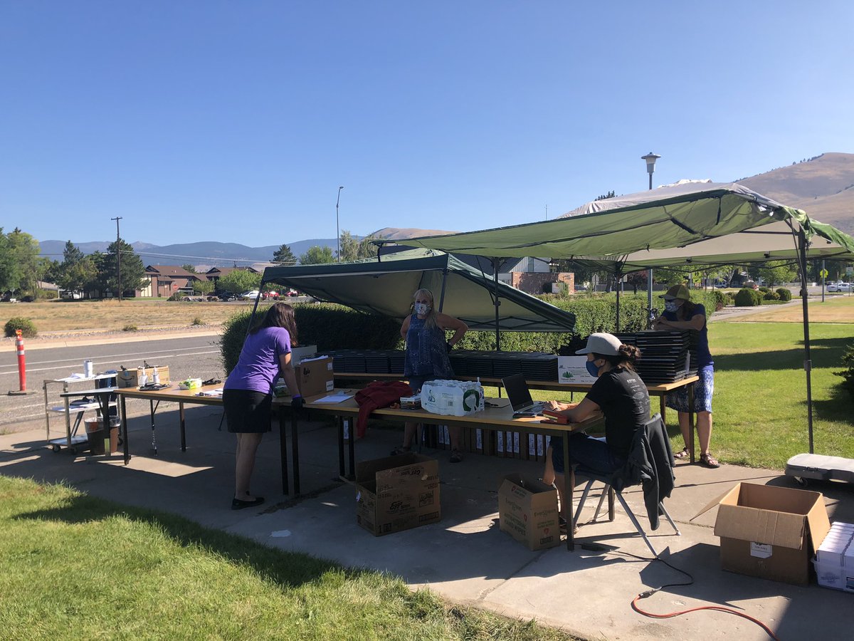 A BIG THANK YOU to <a href="/rae_s_cooper/">Rae Cooper</a> and her entire team <a href="/McpsMT/">MCPS</a> online academy.  Laptop distribution today.  It had been amazing how much this team has done in such a short period of time!