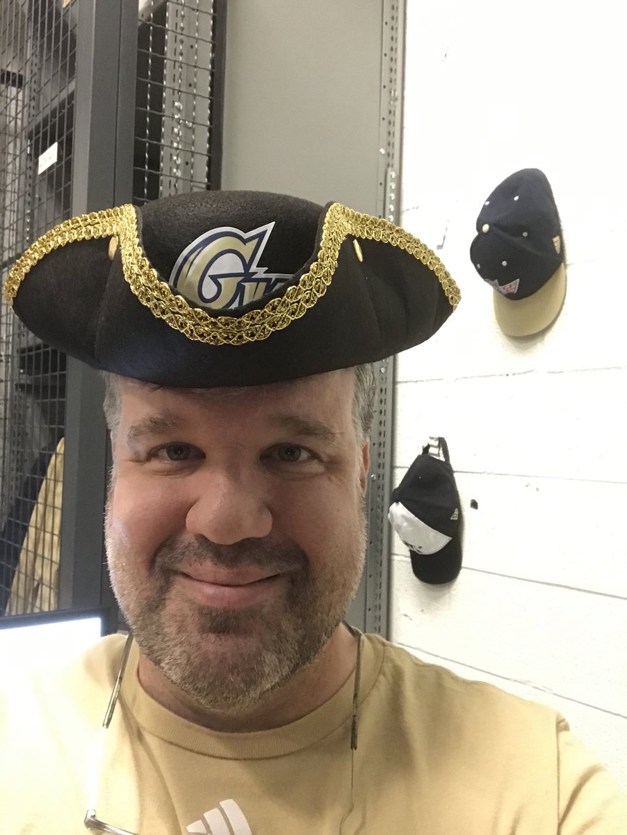 matthew_eliot's tweet photo. itโs entirely fitting (unlike this tricorn on my ginormous head) that #CollegeColorsDay falls on a #BuffandBlueFriday
#RaiseHigh https://t.co/UH1P4XQTWh