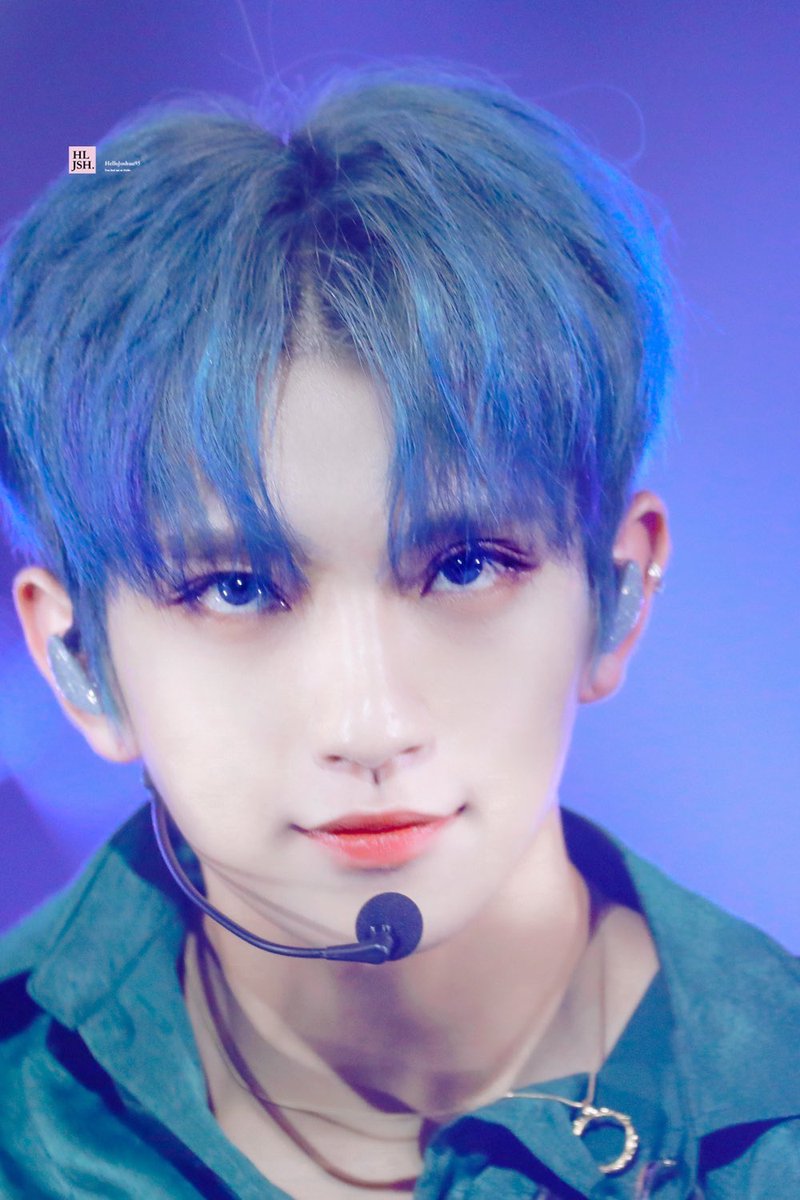 he is a performer. if there& #39;s one thing joshua is really passionate about, that is performing on stage infront of carats. he worked so hard to make it this far. he worked so hard to get to where he is now. he has so much love to his work. one reason why i admire him so much.