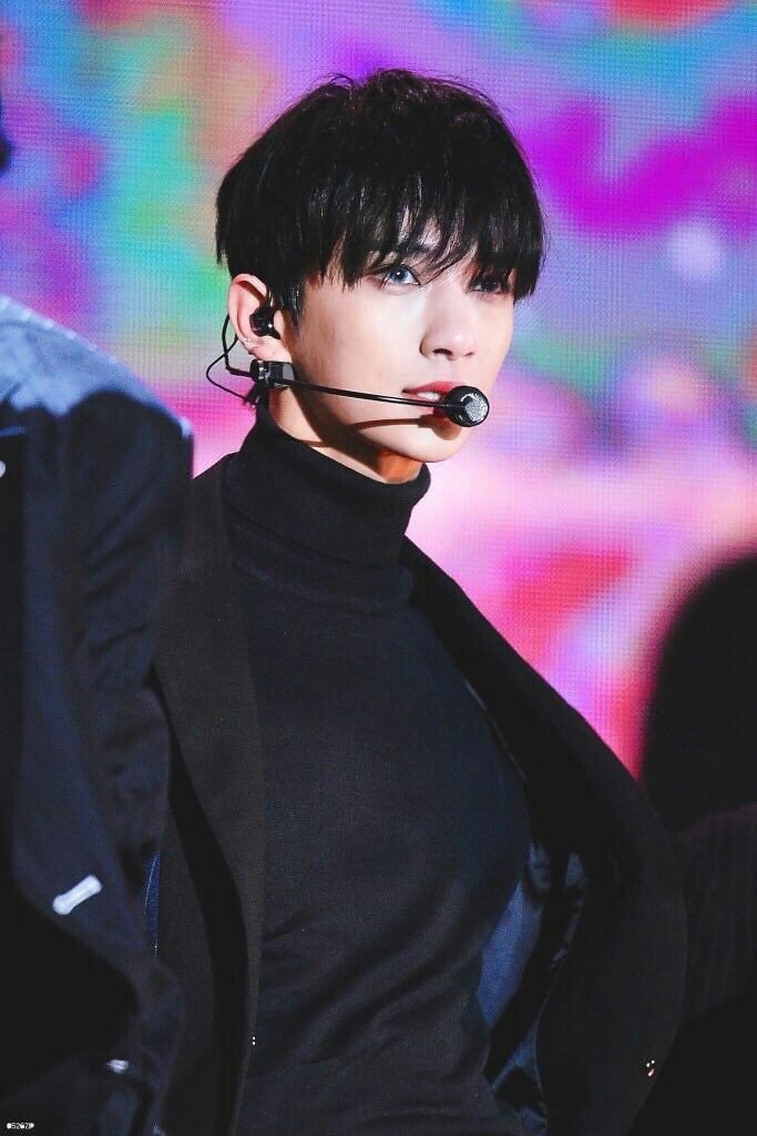 he is a performer. if there& #39;s one thing joshua is really passionate about, that is performing on stage infront of carats. he worked so hard to make it this far. he worked so hard to get to where he is now. he has so much love to his work. one reason why i admire him so much.