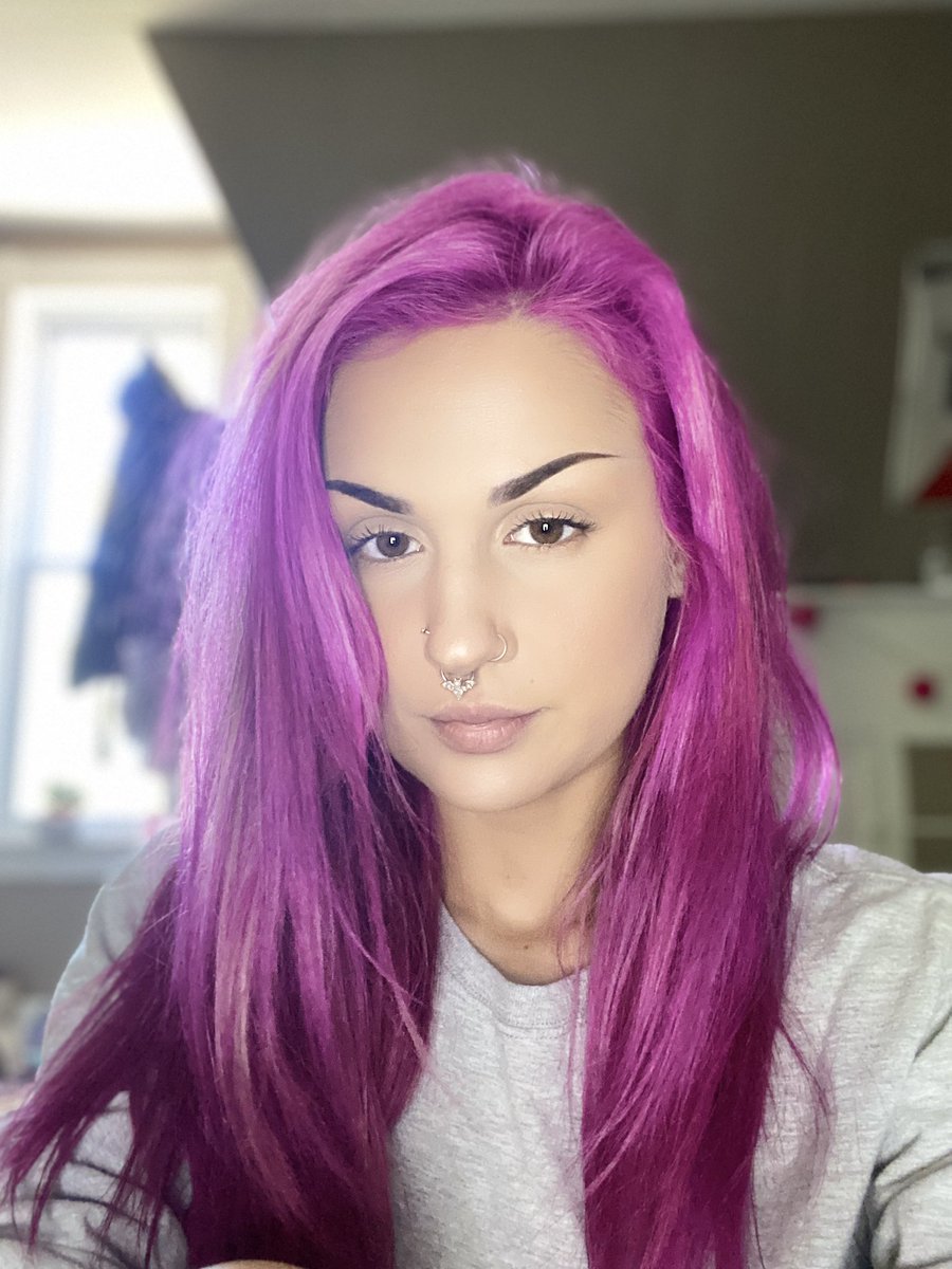 NicoleMiller43's tweet photo. zoom in to see my super cute bat septum ring https://t.co/yogrgFCxeC