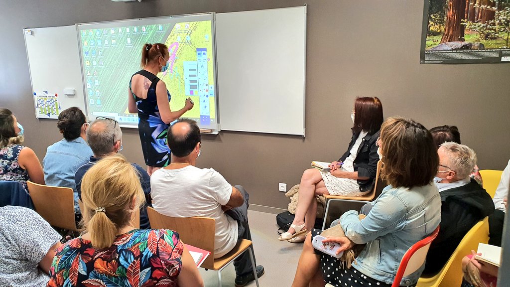 Lautreamont65's tweet photo. #lyceeNumerique formation des enseignants : mieux exploiter les vidéo-projecteurs interactifs dans la pédagogie ...@actoulouse @Occitanie @DSDEN65 @DaneTlse https://t.co/RlxG0tSpYv