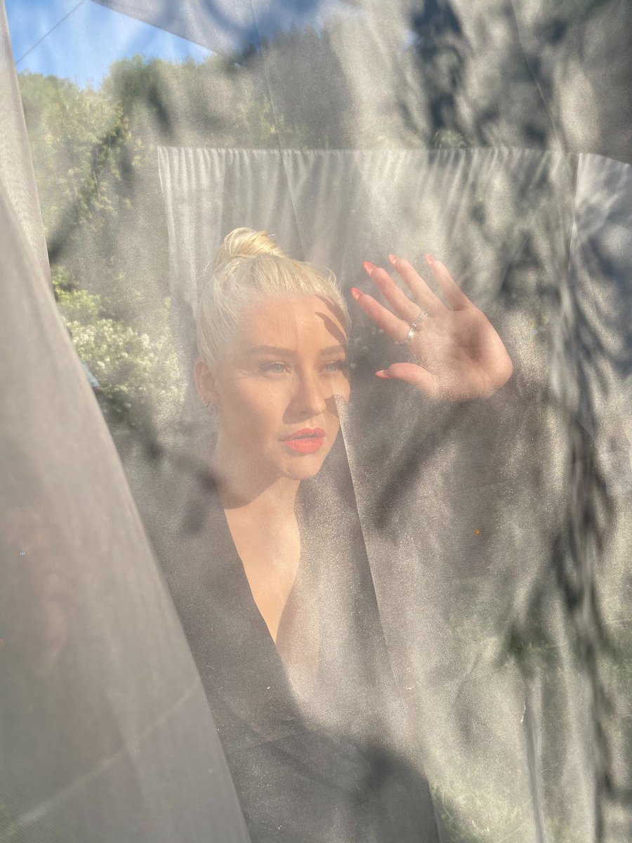 Christina Aguilera tweet media