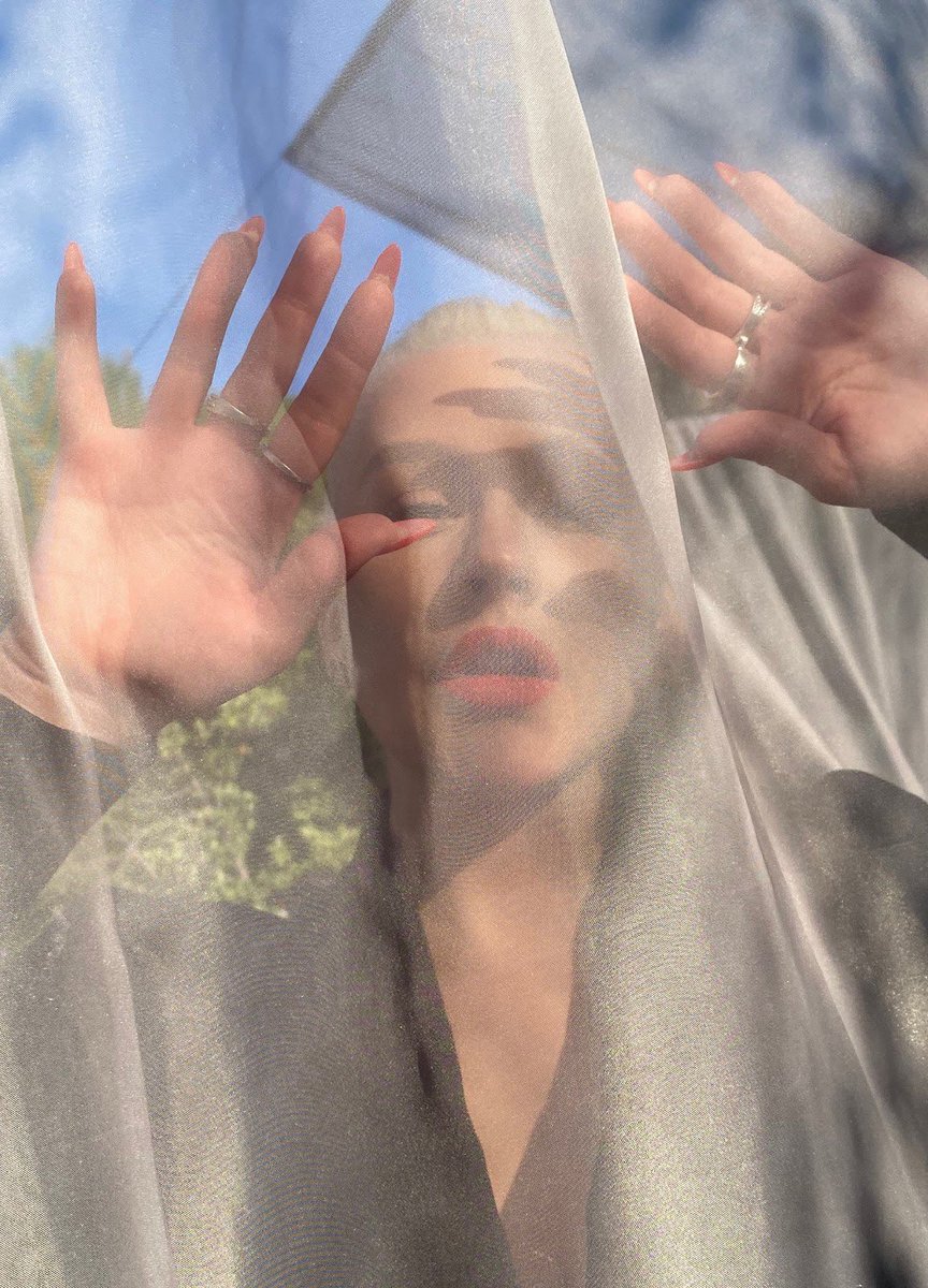 Christina Aguilera tweet media