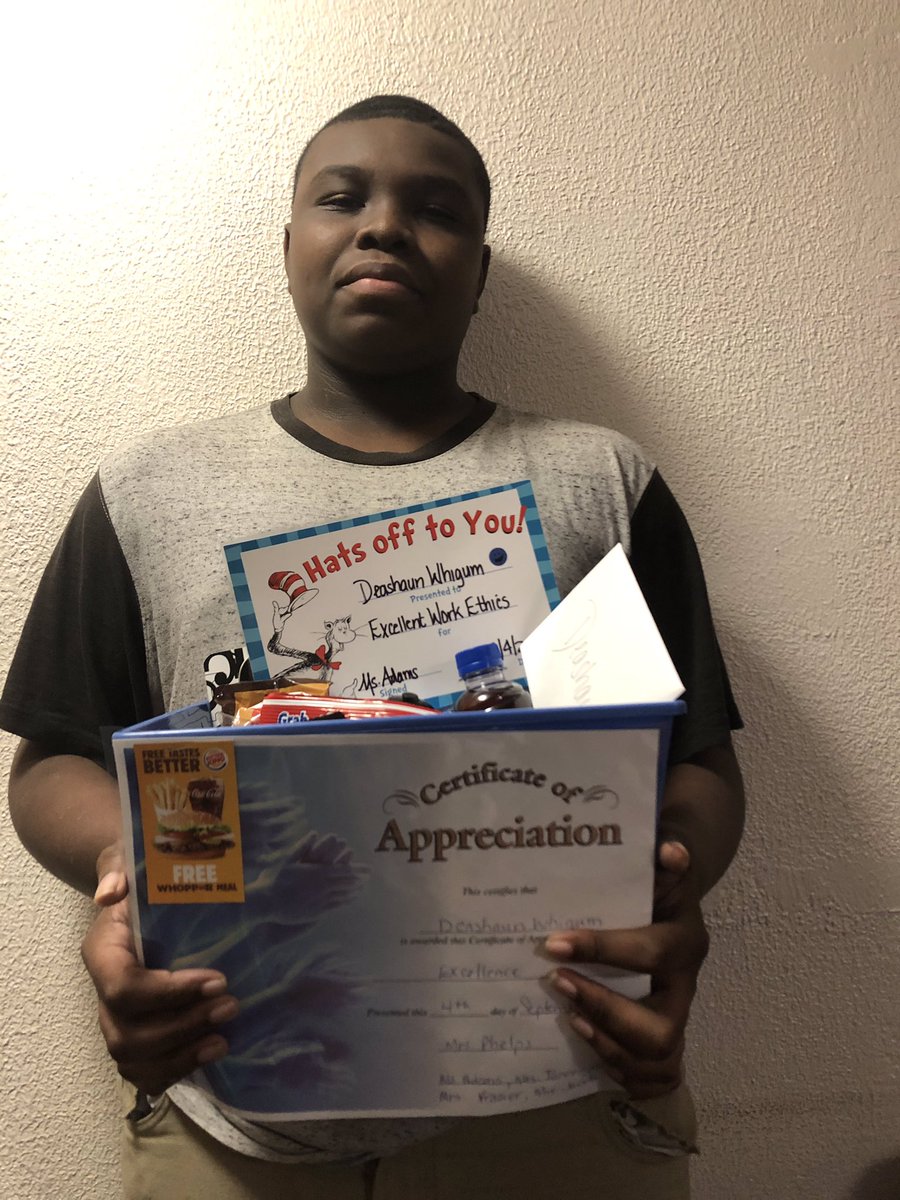 AcademySupports's tweet photo. @Linda_Watkins19 @AleesiaLJohnson @DrNHenderson #AltOpts We take our hats off to these students https://t.co/m3q784S0Js