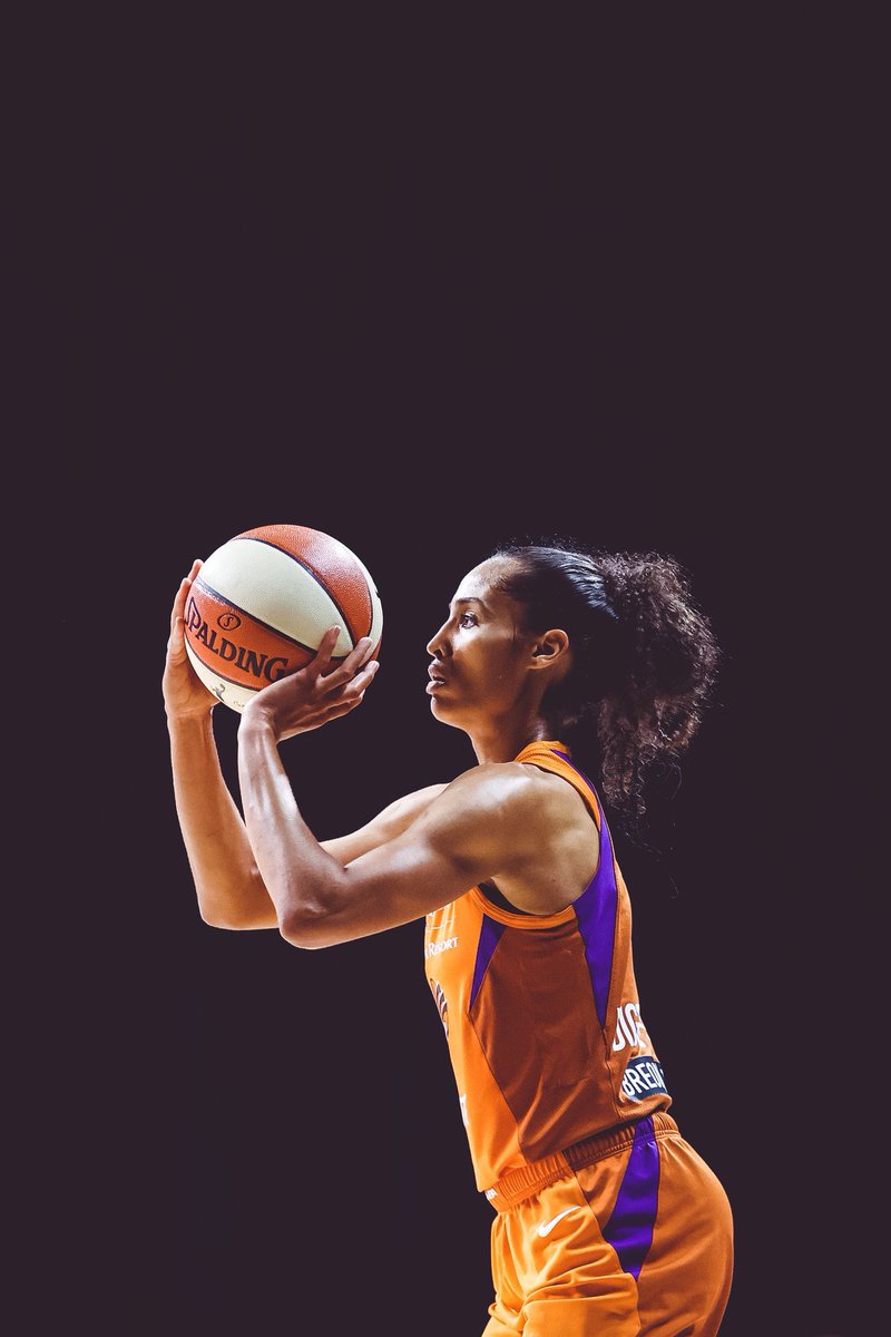 Skylar Diggins-Smith tweet media