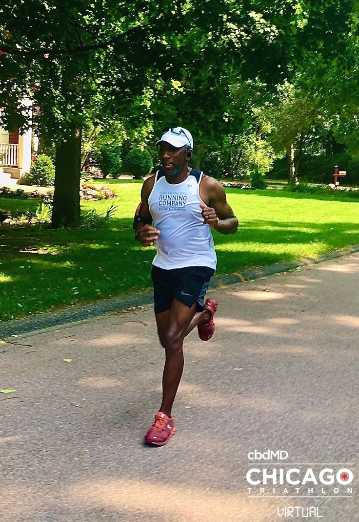 ChicagoTri's tweet photo. Congratulations to our @suunto 5 sweepstakes winners - Catherine Demet @TCLF68 and Sean Ennevor! #ChiTriVirtual https://t.co/ZhNZ9LgO9c