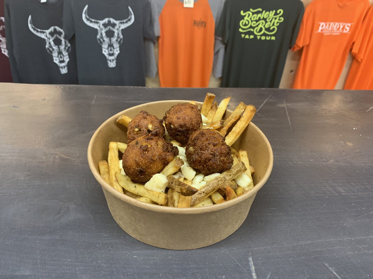 paddysbrewbecue's tweet photo. Poutine Fryday! Topped with pickle fritters, served with our house gravy & a side of Alabama sauce.
#yycpoutine #yycfood #yyclocal #yyccraftbeer
In the @barleybeltyyc https://t.co/eXMUBxhmul
