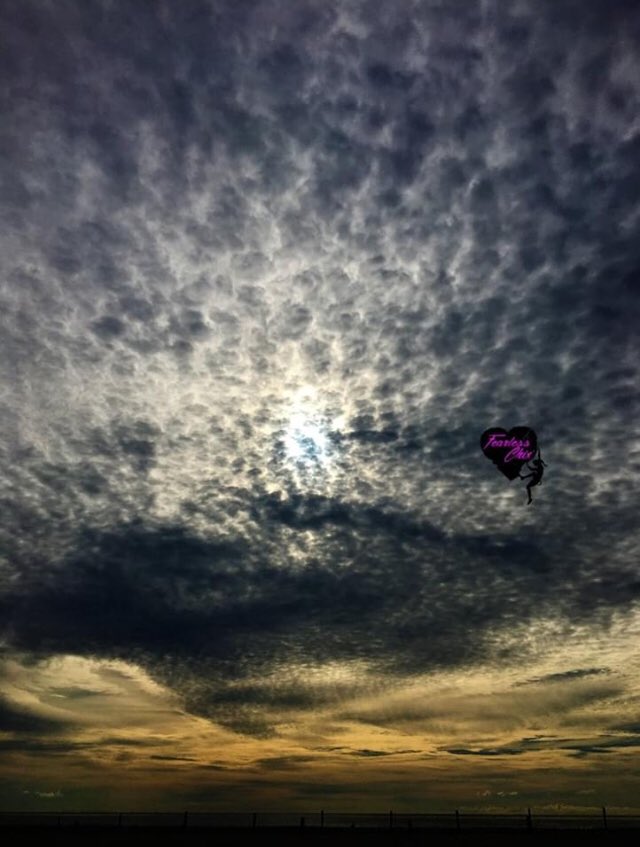 FearlessChix's tweet photo. It’s important to unplug and recharge. 
#beach #camping #beachlife https://t.co/CYhscqIX0e