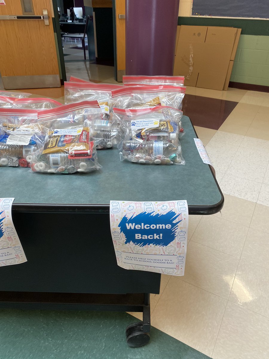 MsManheimerLMS's tweet photo. Thank you to the LMS PTA for the back to school goodie bags!!! 😊 @LMSPTA3 https://t.co/YwZQyMuMyb