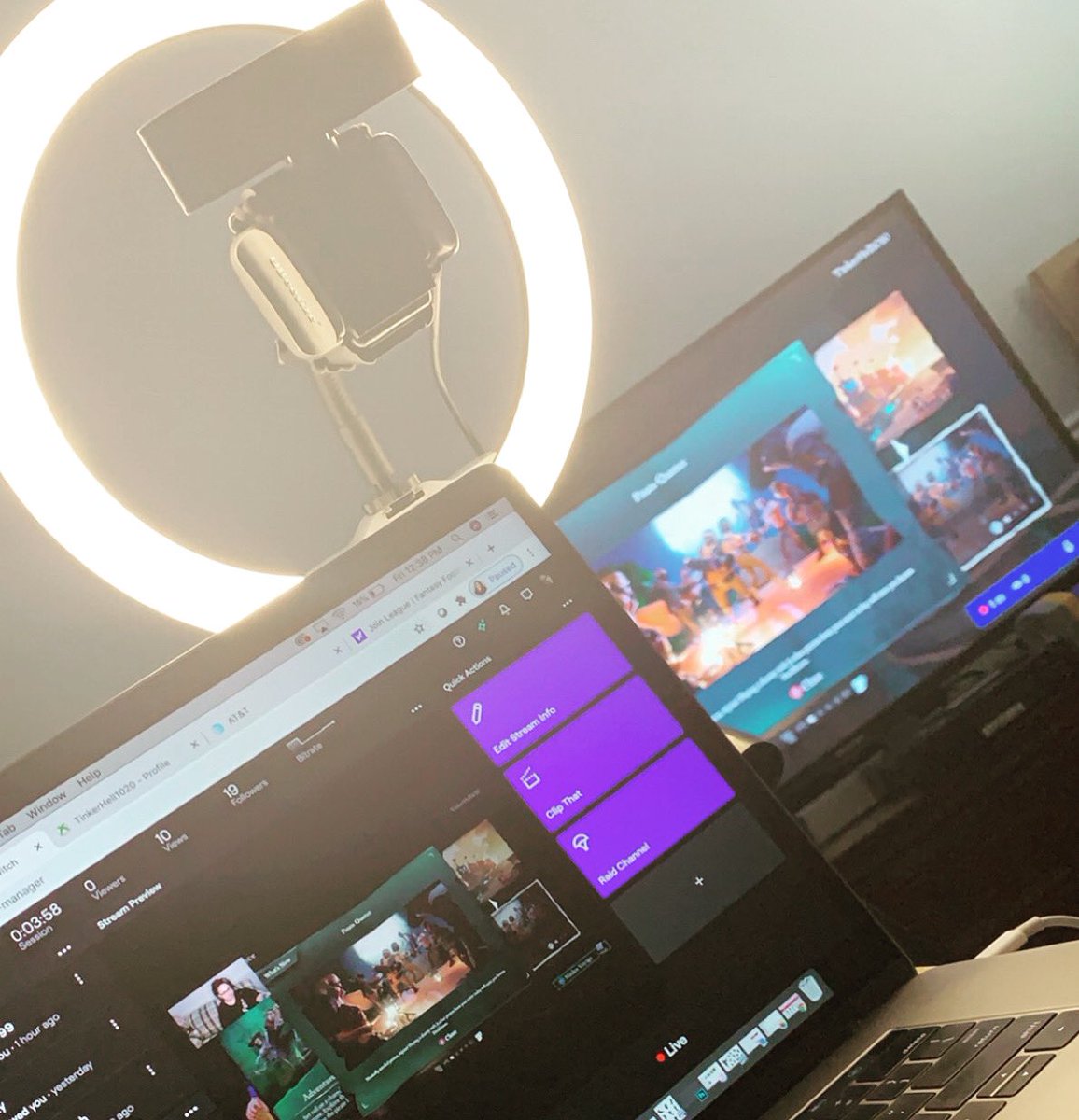 TinkerHell1020's tweet photo. I think I have a pretty good set up for a noob. 😂
I’m going to test this set up out tonight when I stream.
#Newbie #Gamer #GirlGamer #IFeelFancy #Streamer #SmallStreamer @Twitch https://t.co/FH4lwi4UXo