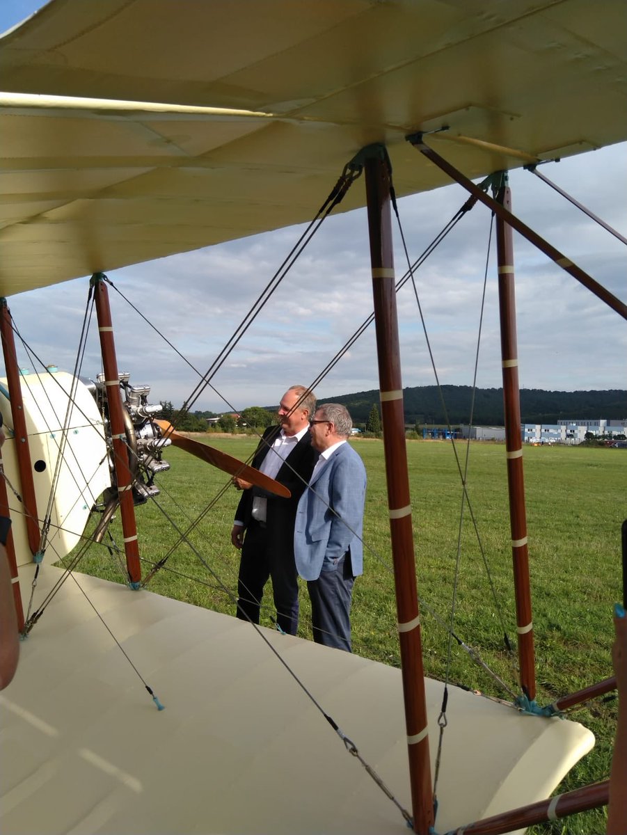 povsik's tweet photo. Dnes na skvělé akci v Leteckém muzeu Metoděje Vlacha v Mladé Boleslavi s @ZaoralekL a spoustou Boleslaváků.Jsem rád,že jsem byl u zrodu tohoto unikátního projektu,který přiláká ročně téměř 30 tisíc návštěvníků.A protože historických letadel přibývá,chci pomoci s rozšířením muzea. https://t.co/psQ6SnfC6R