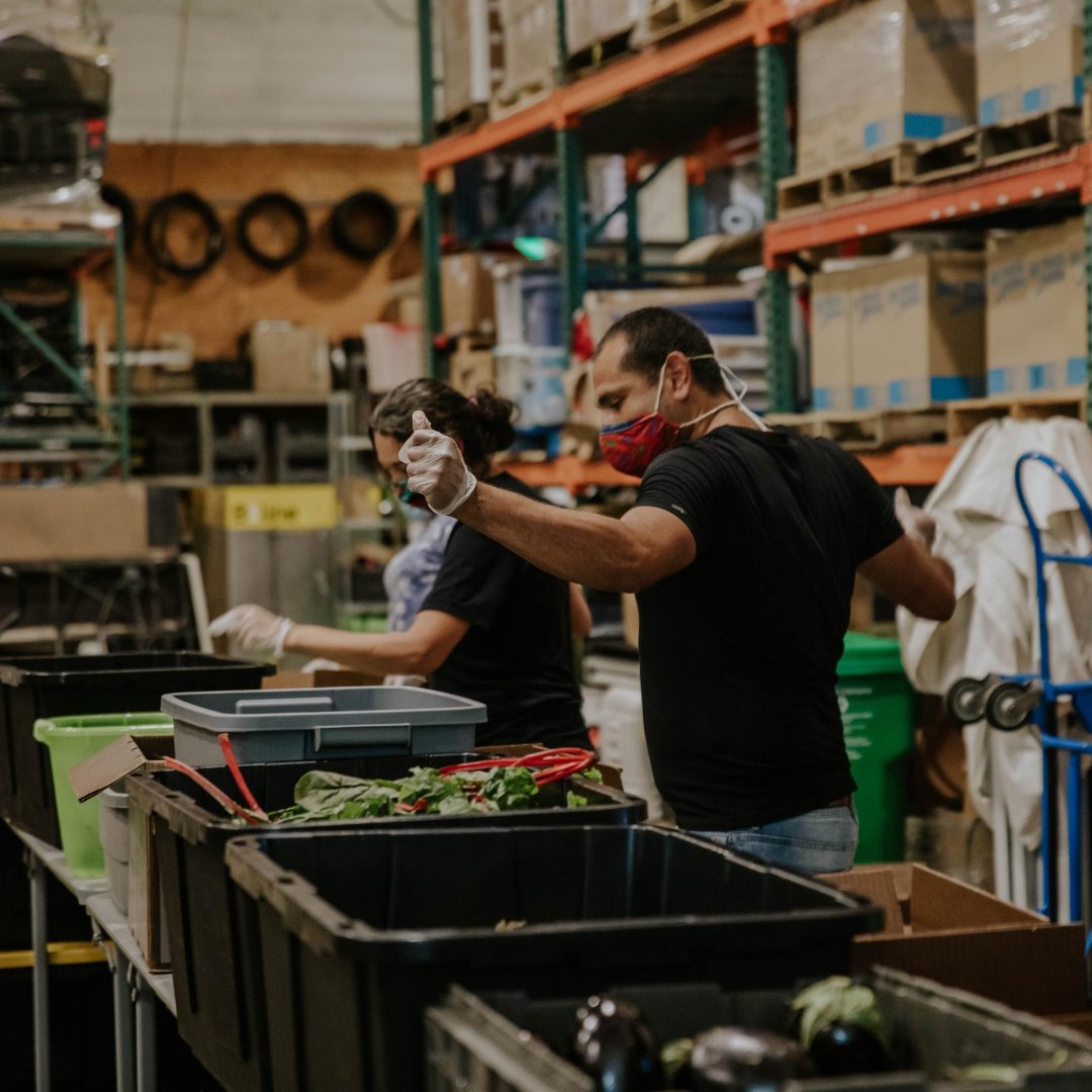 equitablegiving's tweet photo. Each #EquitableGivingCircle food box is filled with high-quality pantry items from #BIPOC purveyors & packed up with intention & love! Thank you for your continued support! #BIPOCfarms #communitysupported #locallygrown #oregonfarmers #oregonagriculture #supportlocalfarmers https://t.co/T953lWx2Aw