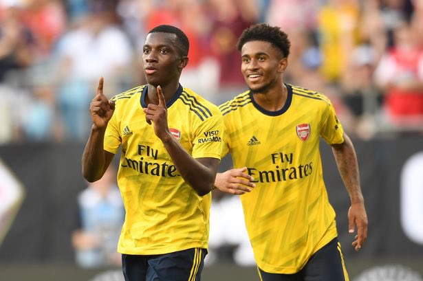 Depuis 2019, Arsenal est de retour chez Adidas et on peut dire que visuellement c’est un retour gagnant !4 superbes maillots dont un inspiré du "Bruised Banana", mention spéciale également à celui de cette année que je trouve très réussi..