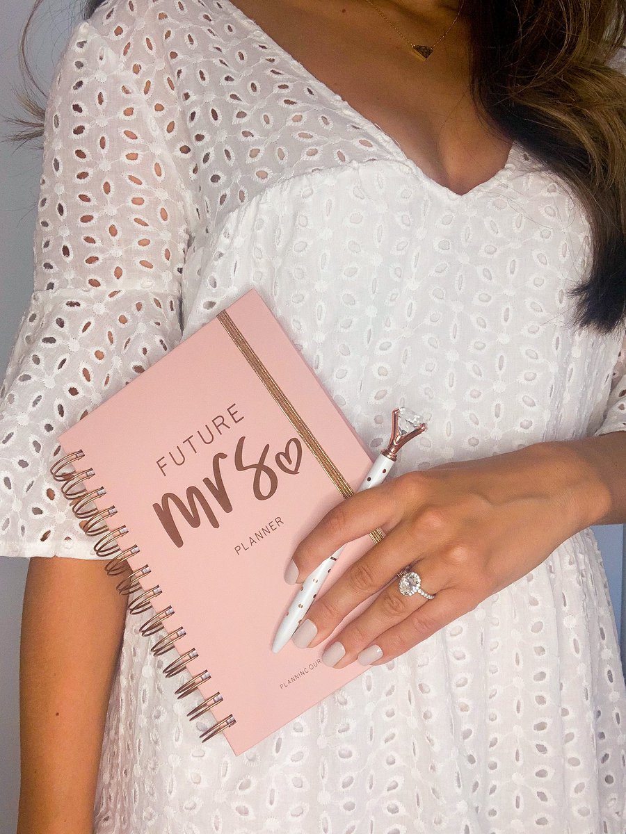 kelleyagibson's tweet photo. For all my engaged gals out there I’m sharing all the details on why you want to get a Miss to Mrs. bridal box subscription! #misstomrs #bridalbox #sunscriptionbox https://t.co/PvdSg65q6t https://t.co/ZcvP0obkZU