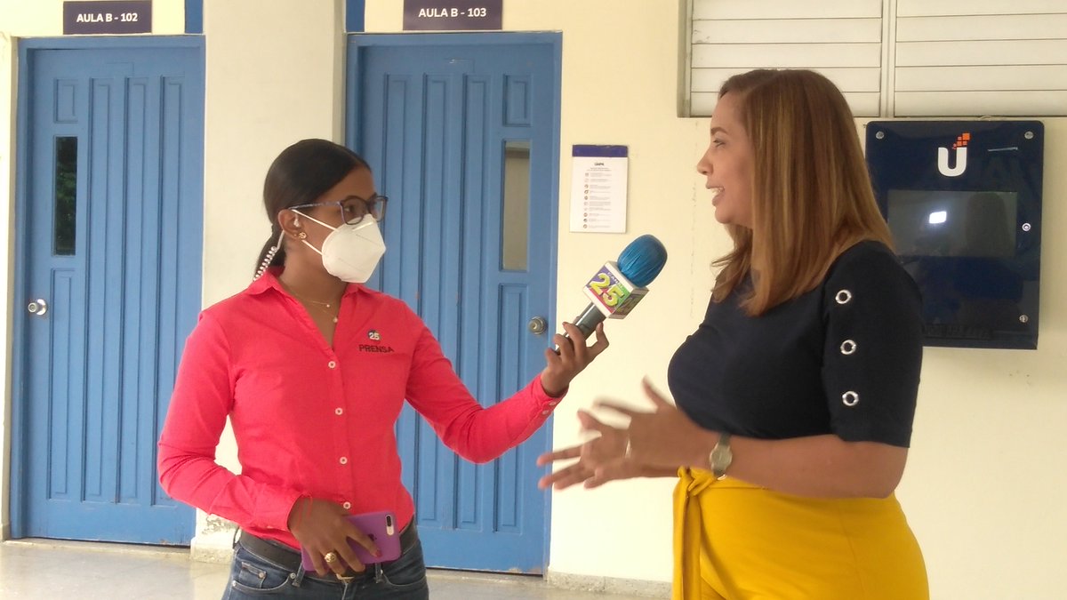 UAPATEINFORMA's tweet photo. Entrevista a la directiva Reyna Hiraldo Trejo para hablar del V Congreso de Estudiantil de Investigación Científica y Tecnológica ( CEICYT) del @MESCYTRD , para el noticiario Cibao Noticias, del Canal25 . Se realizará en la UAPA.

#UAPA #CEICYT #Investigación #Virtual https://t.co/a28vJ9u6AS