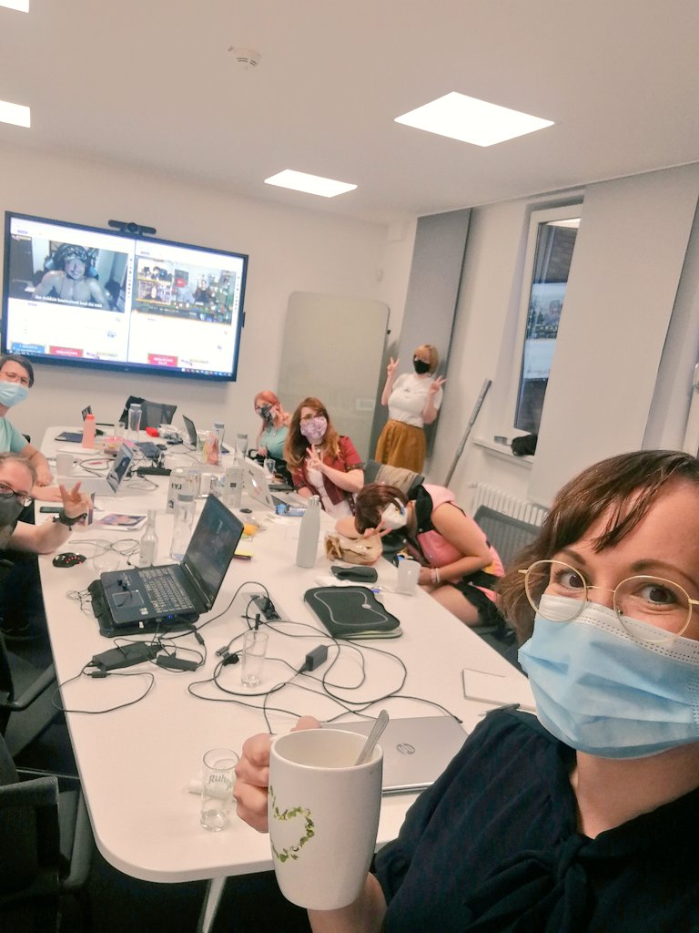 hangry_stories's tweet image. Hinter den Kulissen #ConLine20