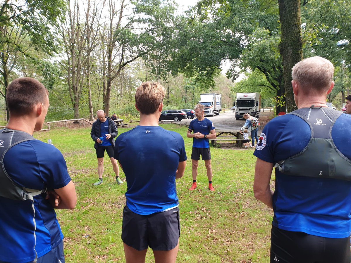 2020Wrs's tweet photo. Het team was weer bijeen! We hebben 25,5 km gemaakt door de bossen van de Utrechtse Heuvelrug. 
#WRS2020 #KorpsMariniers https://t.co/cT5OwqNeI6