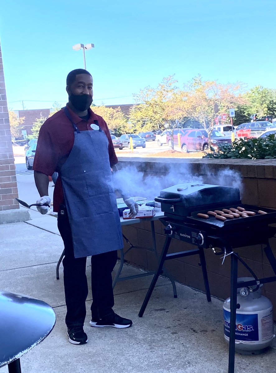 Celebrating the holiday weekend with some food of the grill! #OneTeamOneGoal  #T1466Strong @jbellomo23 <a href="/Summer_K_W/">Summer Hickok</a> <a href="/JameelTarget1/">Jameel@Target</a>