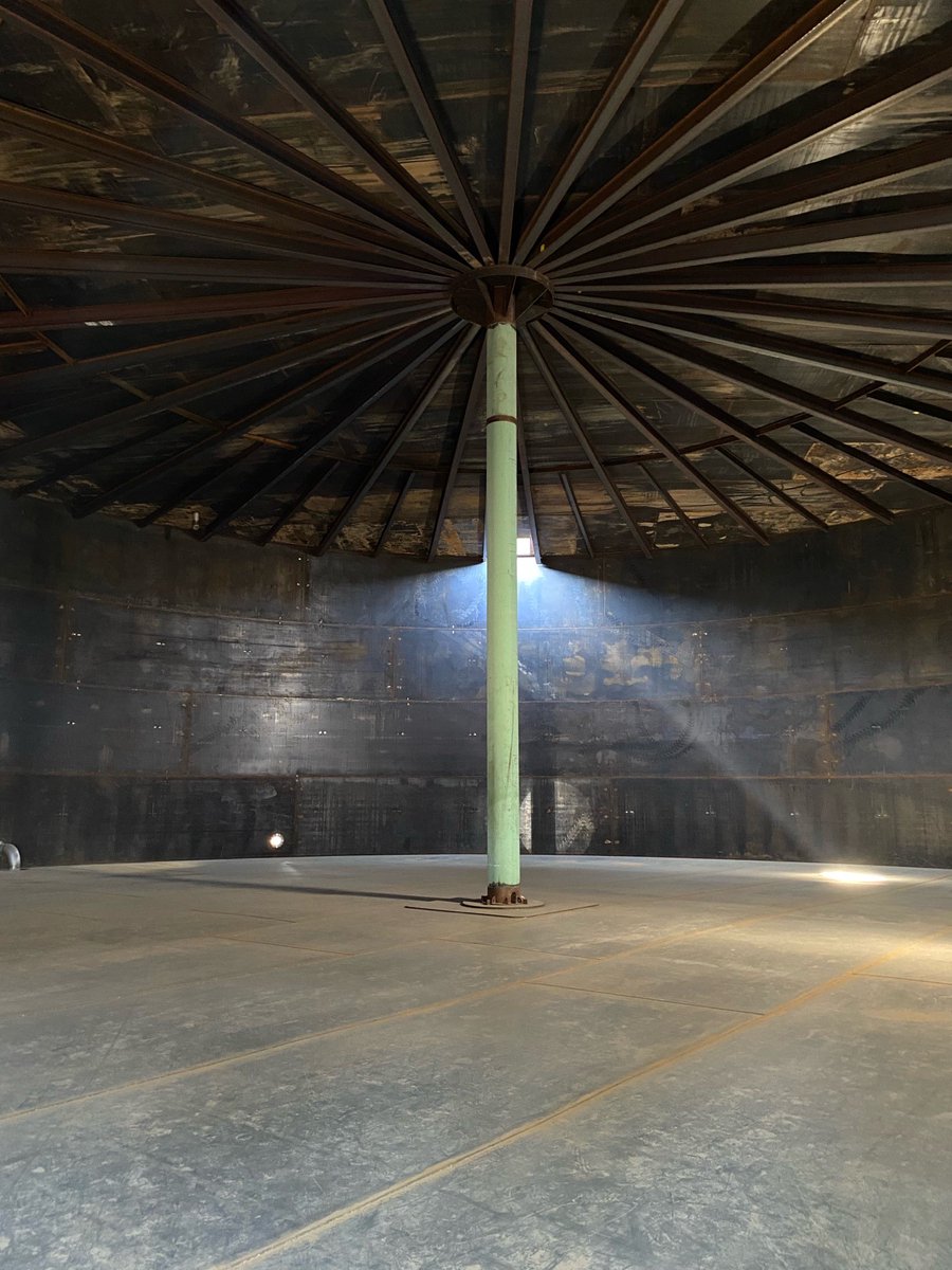 CPI_coop's tweet photo. Ever wonder what the inside of a 2 million gallon liquid fertilizer tank looks like? Wonder no more. #CooperativeProducers #AddingValueSharingSuccess https://t.co/ZufJ7bCHMb