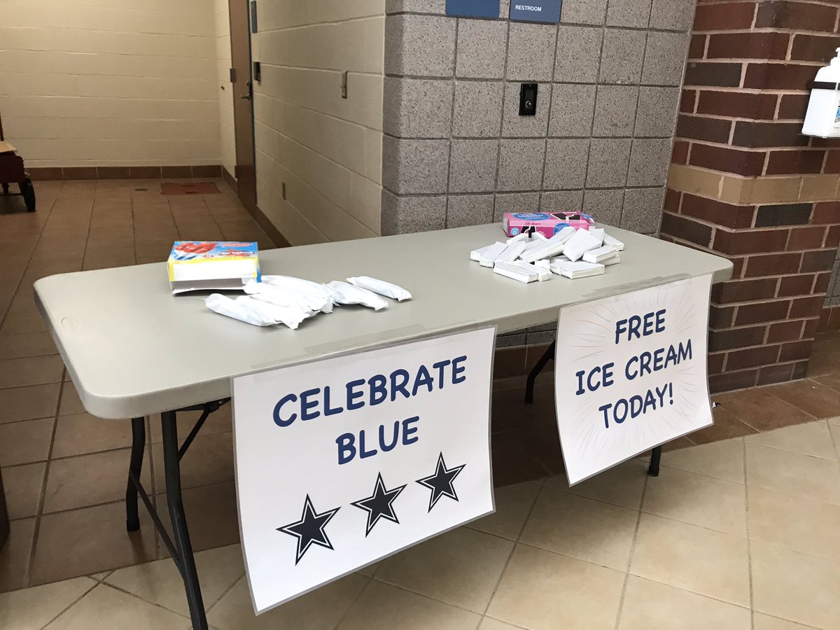 KenstonKHSPTO's tweet photo. The KHS PTO treated the kids to a bonus Celebrate Blue to commend to students for having a successful first week and to recognize their smooth transition to the new school norms. #PTOinAction https://t.co/ECKTKBms1G