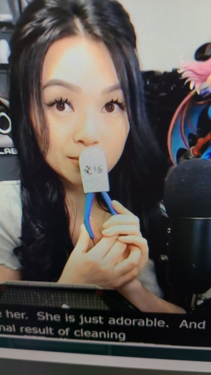 kazooskis's tweet photo. Gotta get the God Hand! #VCRX #vampybitme https://t.co/VgtPjwWsve